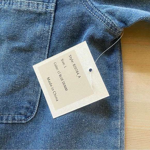 NWT Blue Denim Chambray Shirt Top Large - Passport - Picture 6 of 7